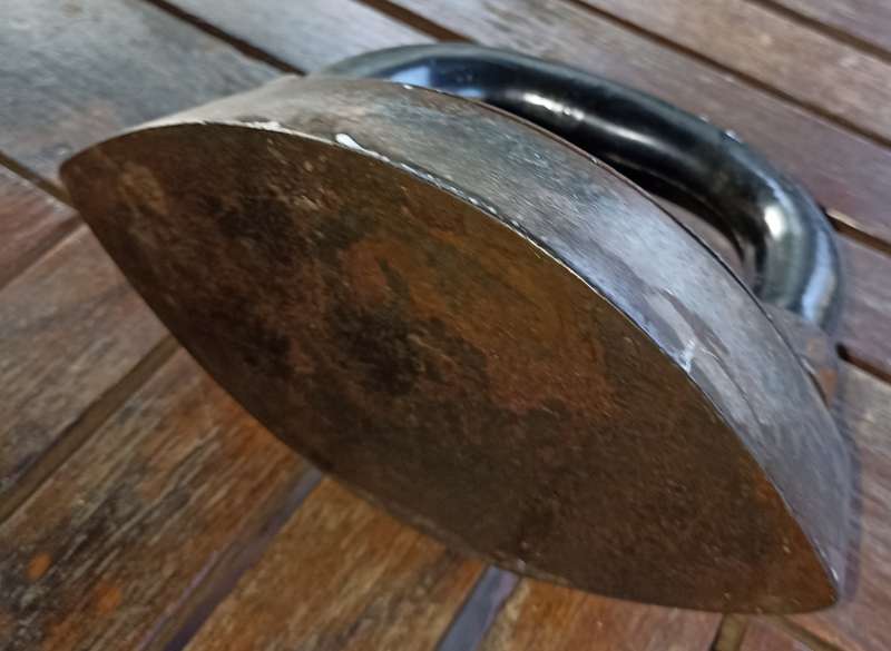 Vintage Cast Iron clothing Iron with clip on/off handle