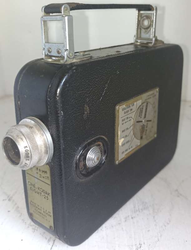 Vintage Cine-kodak Eight-25 movie Camera-wind up mechanism working