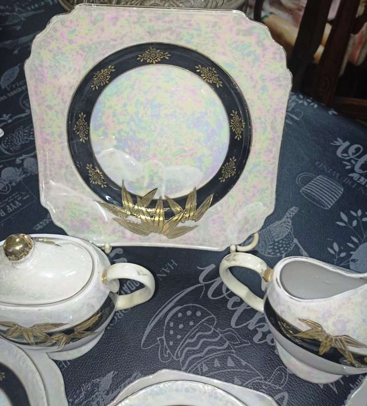Mother of Pearl, Gold Embossed 24 piece Joyale Fine China Hand Pained Patt.no 9153 Tea set no 2