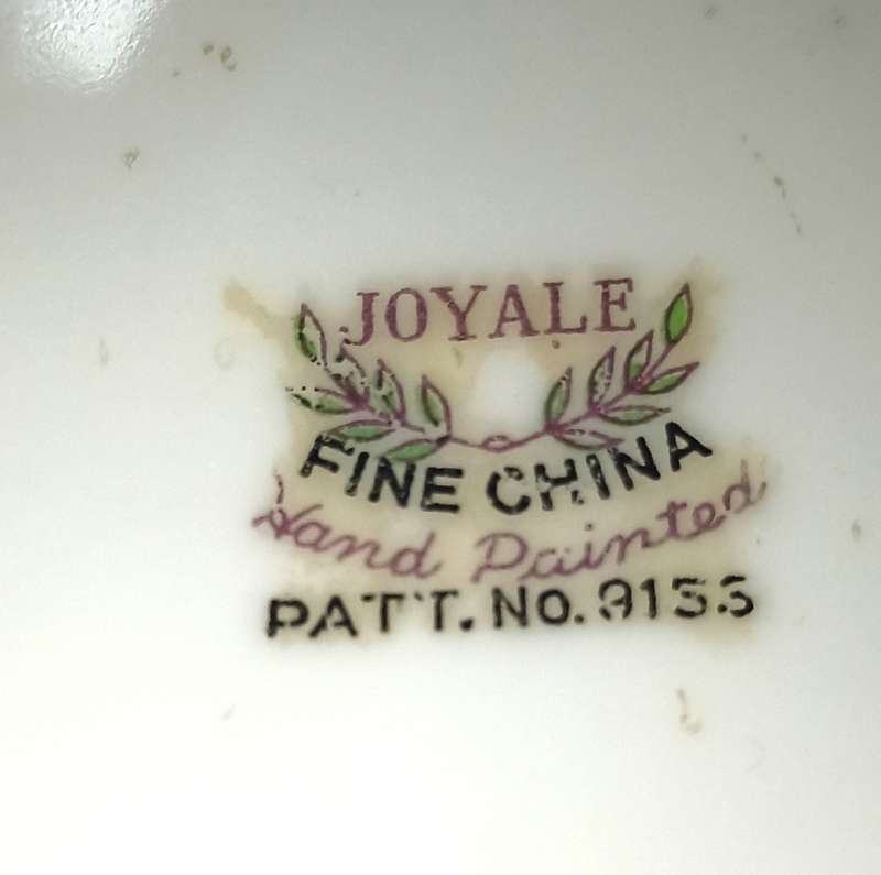 Mother of Pearl, Gold Embossed 24 piece Joyale Fine China Hand Pained Patt.no 9153 Tea set no 2