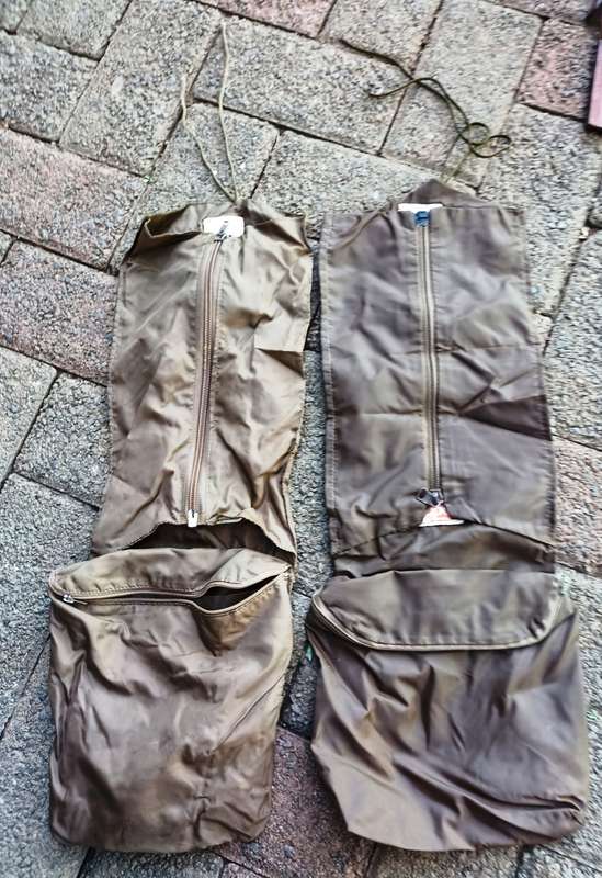 4 Old SA Army Toiletries bags from the 1960/70`s-sell per bag and not as a lot-good condition