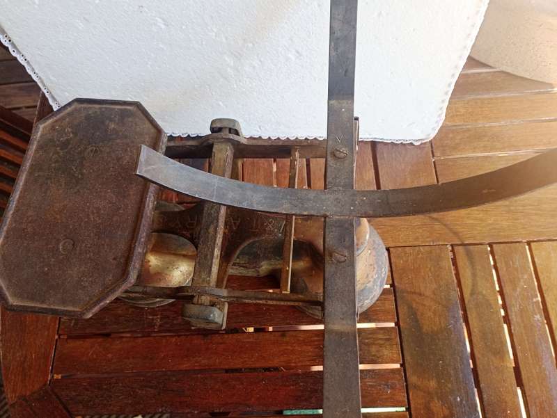 Vintage W&A Avery Birmingham Shop Scale without bucket-working