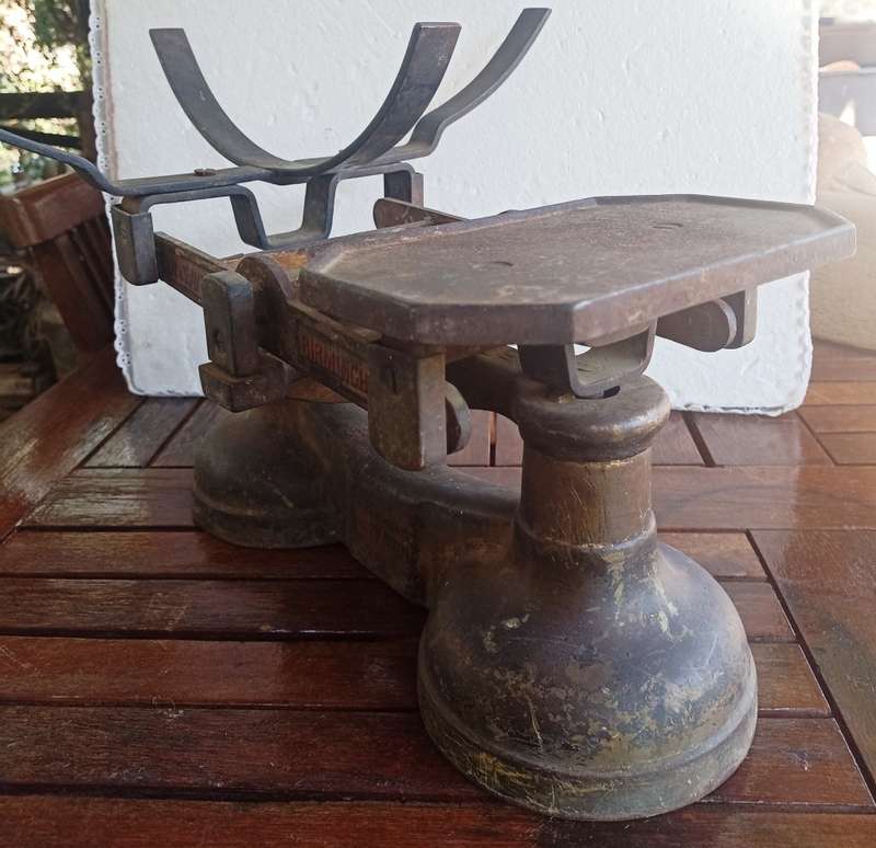 Vintage W&A Avery Birmingham Shop Scale without bucket-working