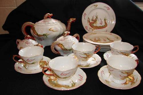 Stunning Early 20th Century  Beautiful 22 Piece Dragon Ware. Japanese and Gold Plated by Lilac