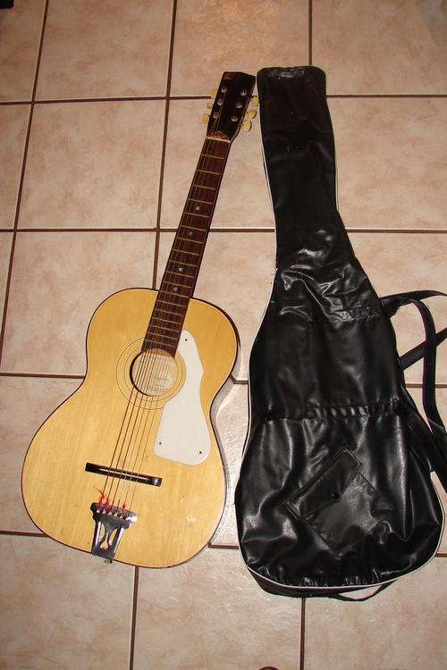 Vintage (1971) Angelica Acoustic Beginners Guitar - In good condition with carry bag
