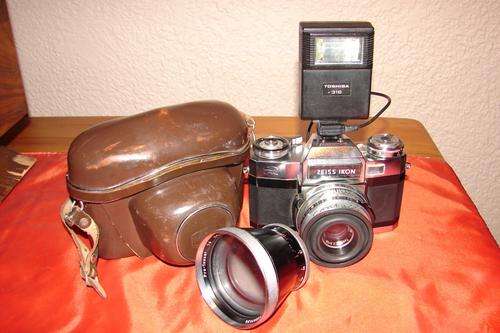 Vintage Zeiss Ikon Contaflex Camera, Leather case, Wide Angle lens and Toshiba 316 Flash