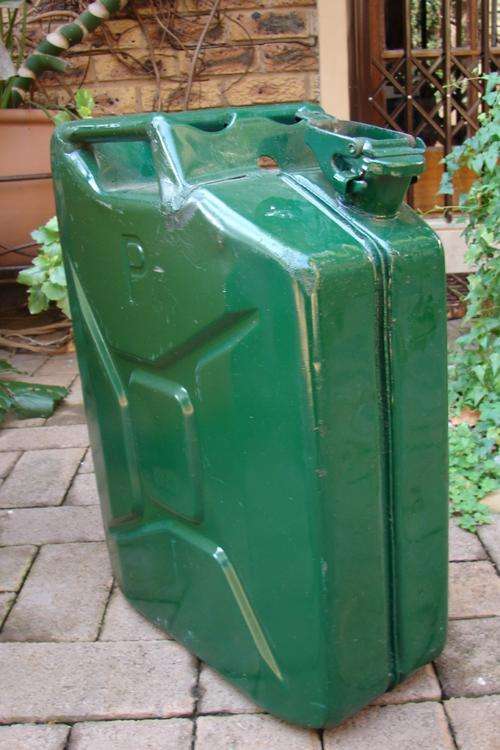 1965 Crost Bros Jhb-SA Petro Jerry Can - Lot no 1 - Strong - good condition - repainted