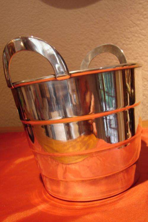 Beautiful Ice bucket/Wine Cooler- Height 15cm, diam. 13cm-Marked Birmingham Electroplated