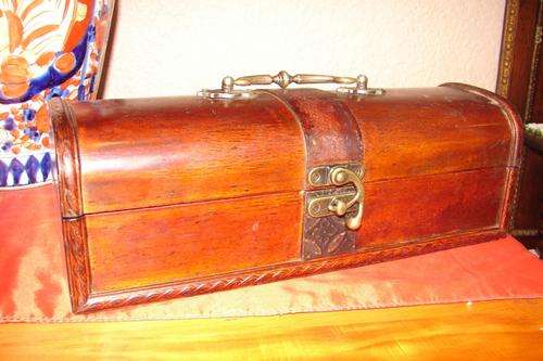 Fancy Beautiful Wooden Wine holder with Brown Leather Strap and clip-Dia. 33x12x11cm