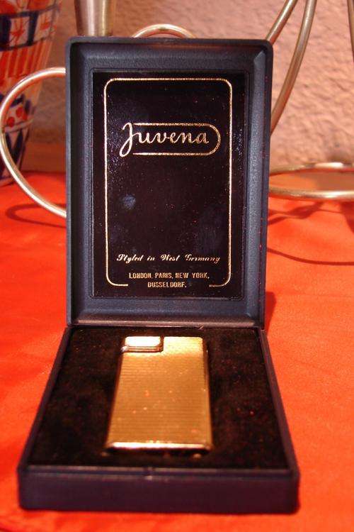 Beautiful Vintage Gold plated Javena Gilt Sigarette Lighter in original box
