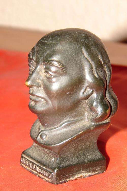 Oude Meester (Brandy) Solid Bust with inscription "Oude Meester" "1950-1971" Height 8cm /W 175grams