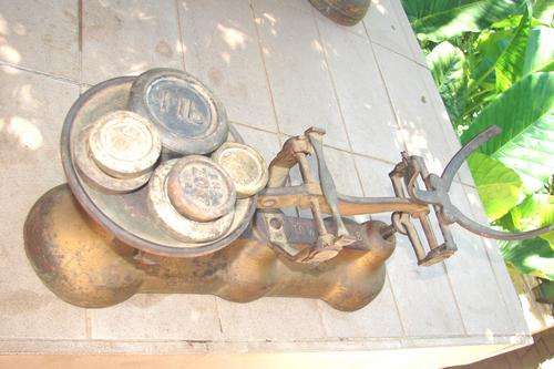 Antique JW Hill & Son Cast Iron 5lb Kitchen Scale -"Auchtermuchta"with weights - No weighing bucket
