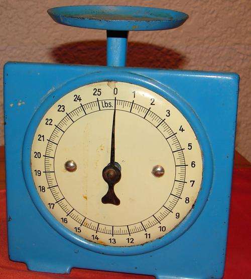 Vintage Blue Kitchen Scale 25lbs without weighing bucket -H 21cm-good working condition