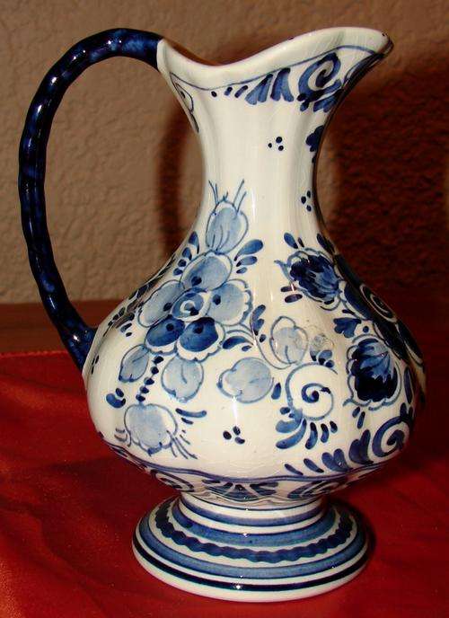 Beautiful Pyramide Delft Holland vase-Height 14cm-Dia. base 8cm-Good condition
