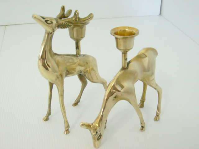BEAUTIFULL SOLID BRASS CANDLE HOLDERS SET. ONE BID.