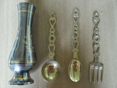 BEAUTIFULL 4 X BRASS ITEMS. ONE BID. PLEASE READ DESCRIPTION?