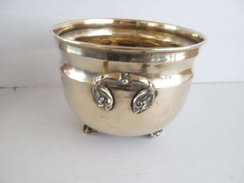 BRASS BUCKETT WITH 3 X BEAUTIFULL LEGS AND 2X HANDLES