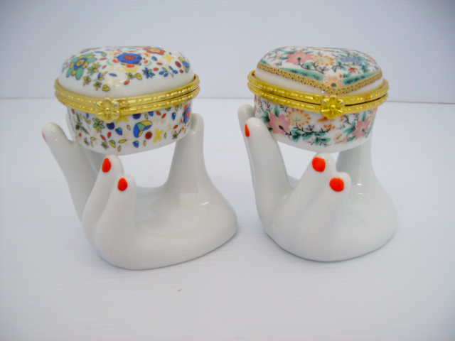 2 X  BEAUTIFUL ORNAMENTS FOR JEWELLERY. ~ PLEASE READ DESCRIPTION ~