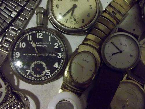 Lot of old clocks - watches and straps for spares