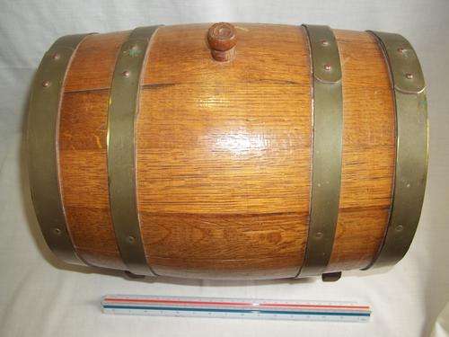 Huge Wine Vat for your Bar (320 mm x 840 mm around). Comes with stand