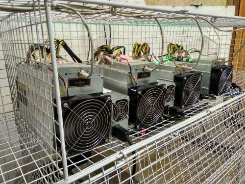2x Antminer S9 and 2x Antminer L3+ With 4x PSUs