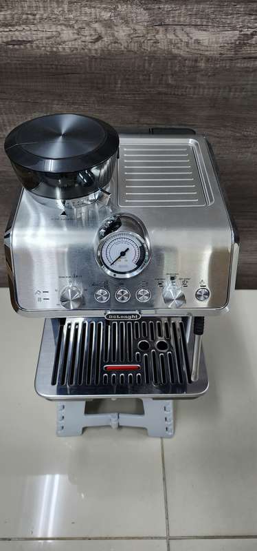 Delonghi - La Specialista Arte Manual Pump Espresso Machine - EC9155.MB