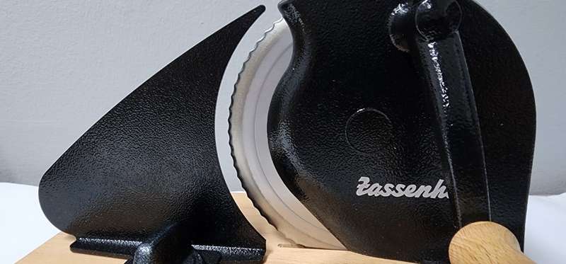 Zassenhaus Classic Manual Bread Meat Cheese Slicer-Black