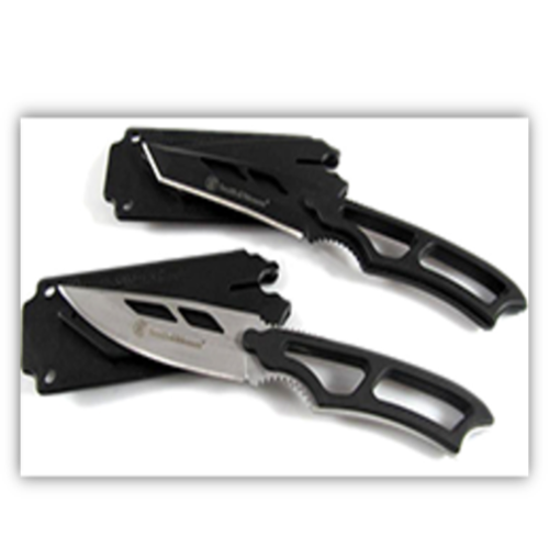 Brand New Smith and Wesson SW990 Fixed Blade Neck Knife with Sheath!!! Crazy R1 No Reserve Auction
