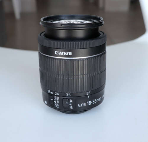 Canon EF-S 18-55mm 1:3.5-5.6 IS STM lens + lens hood