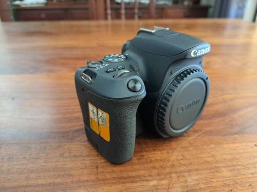 Canon 200D body-only (PLEASE READ)