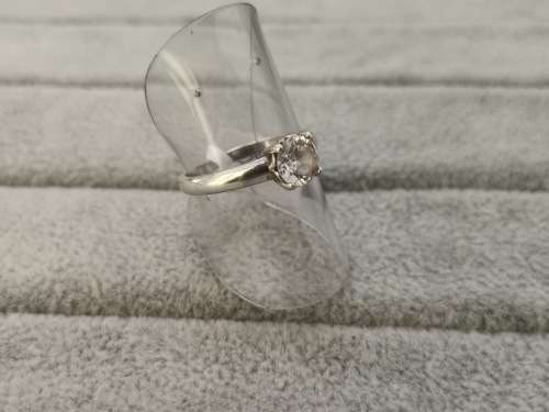 DISCOUNT PRICE!! Sterling Silver Solitaire Ring