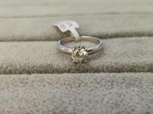 DISCOUNT PRICE!! Sterling Silver Solitaire Ring