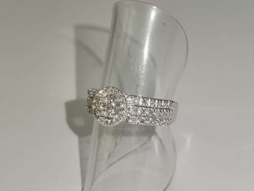 Magnificent White-Gold Halo Diamond Ring