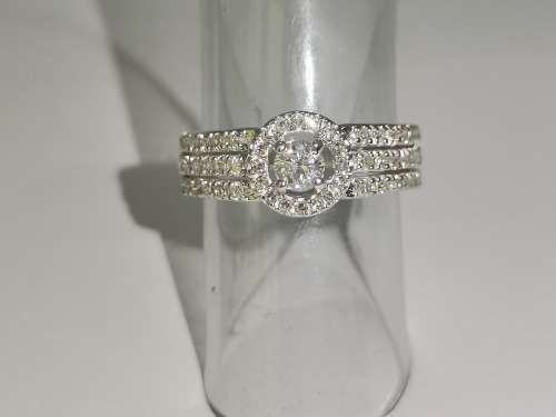 Magnificent White-Gold Halo Diamond Ring
