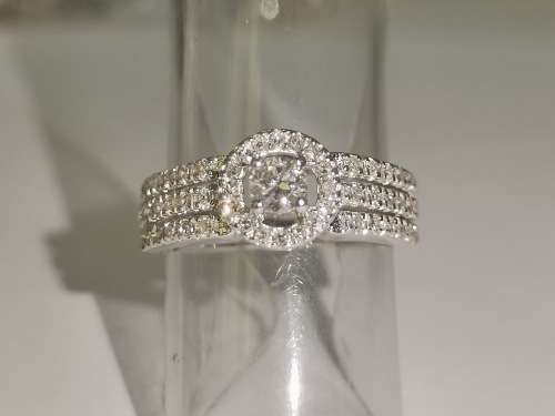 Magnificent White-Gold Halo Diamond Ring