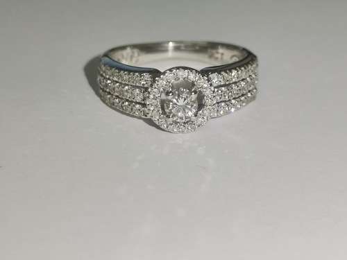 Magnificent White-Gold Halo Diamond Ring