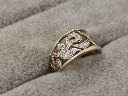 DISCOUNT!! Detailed Yellow Gold Ring