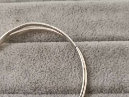 Pretty Silver Bangle