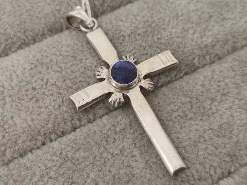 Gorqeous Silver Cross Pendant
