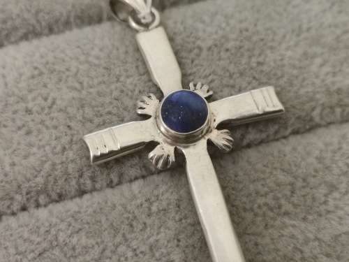 Gorqeous Silver Cross Pendant