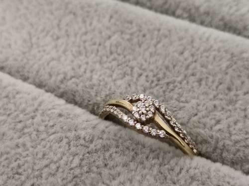 DISCOUNT!! Charming Yellow Gold Ring