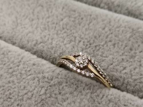 DISCOUNT!! Charming Yellow Gold Ring