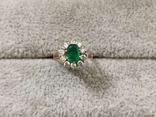 Magnificent Gold and EMERALD Ring!