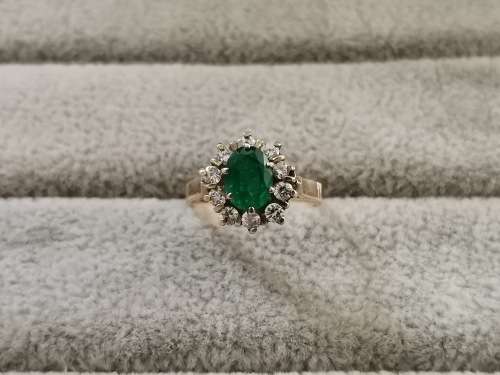 Magnificent Gold and EMERALD Ring!
