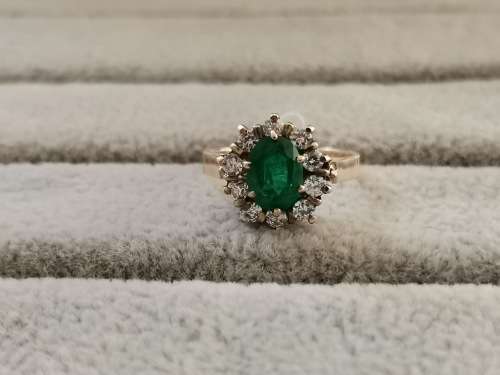 Magnificent Gold and EMERALD Ring!