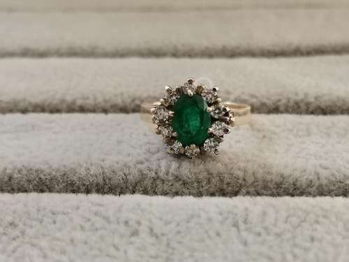 Magnificent Gold and EMERALD Ring!