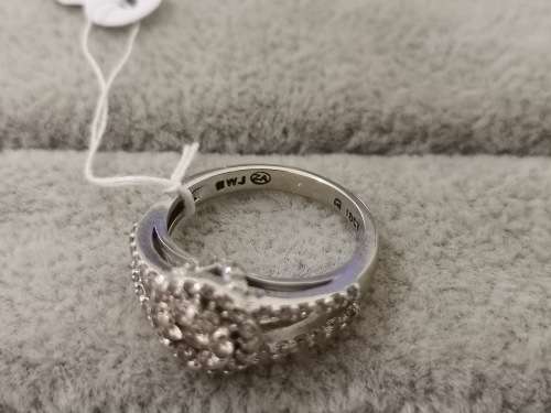 Dazzling 18ct White Gold Cluster Diamond NWJ Ring
