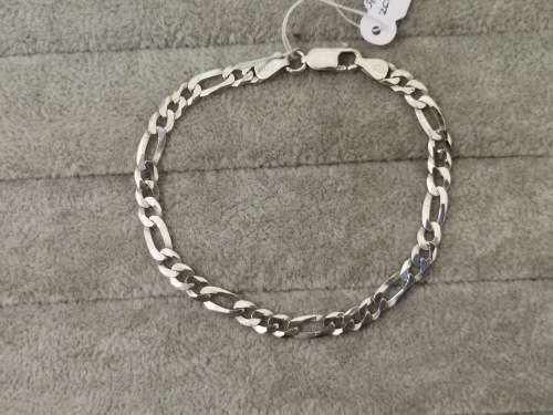 DISCOUNT!! Silver Figaro Bracelet