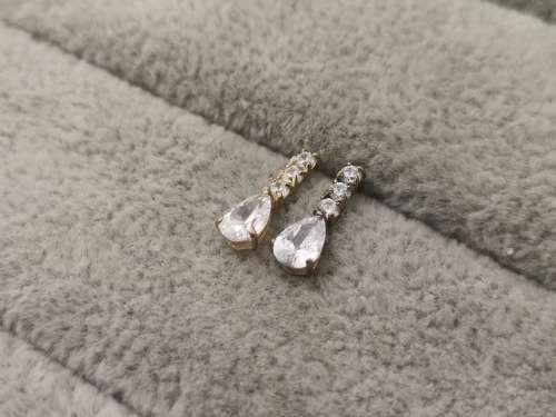 Discount!! 9ct Gold Earrings
