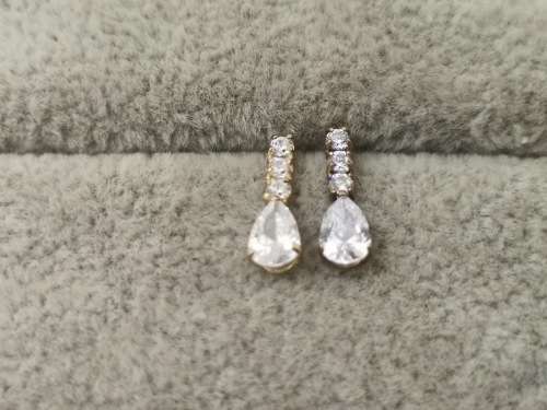 Discount!! 9ct Gold Earrings